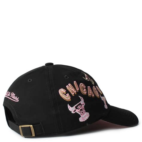 MITCHELL AND NESS Chicago Bulls Hat HLUX5615-CBUYYPPPBLCK - Shiekh