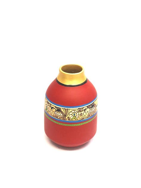 Exclusive Madhu Bani Pots With Eccentric Design In Shades Of Red Tamra
