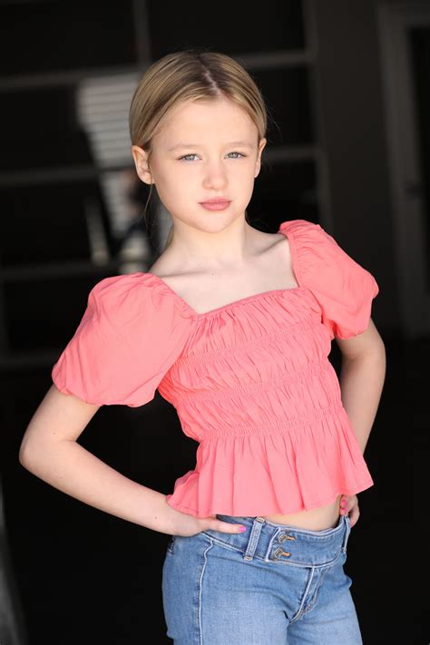 Рози Серафин Харпер - смотреть фильмы и сериалы онлайн