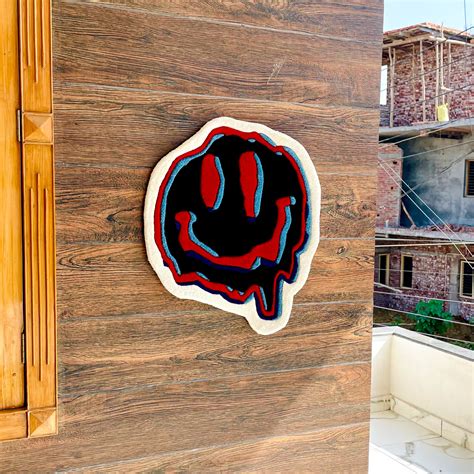 Trippy Smiley Hand-Tufted Rug – Carpet Diem