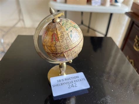 Small Desk Globe 的图像结果