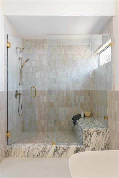 Take a Seat: Here's 35 Walk-in Showers With Benches for a Spa-Like ...