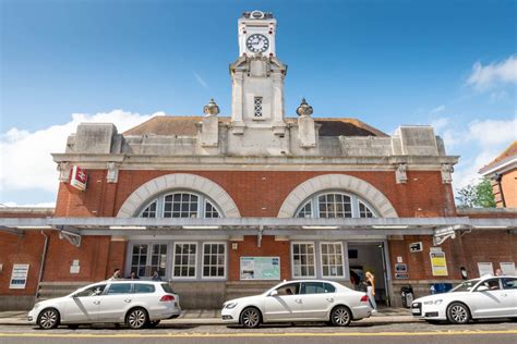 Tunbridge Wells trains on track for cancellations but punctuality ...