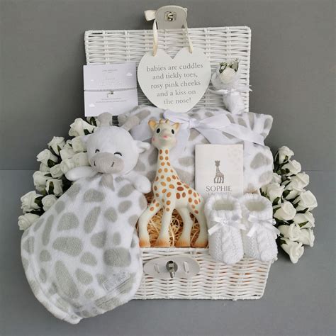 Stunning newborn baby hampers, beautifully presented and packed full of ...