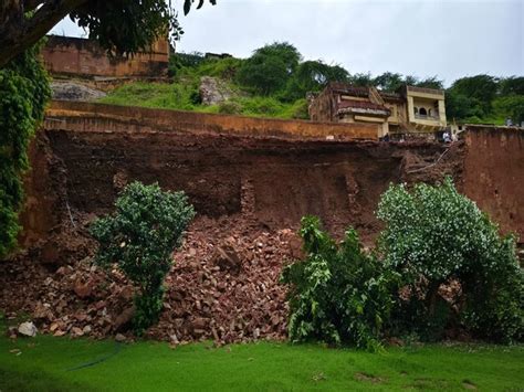 Wall of Rambagh in front of Jwala Mata Temple collapses due to rains ...