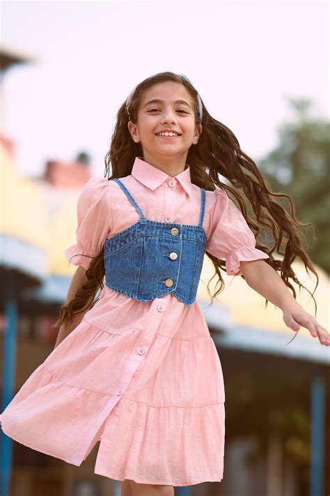 New Arrivals – Tiny Girl