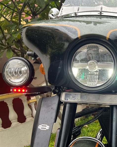Super Meteor 650- Auxiliary Light Mounts with LED strip