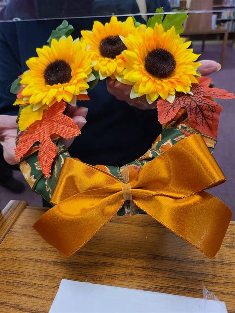 East Mississippi Regional Library System: Crafts Party Fall-Themed Wreaths