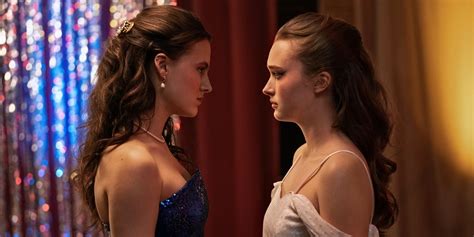 10 Prom Horror Movies To Watch Before Netflix's 'Fear Street: Prom Queen'