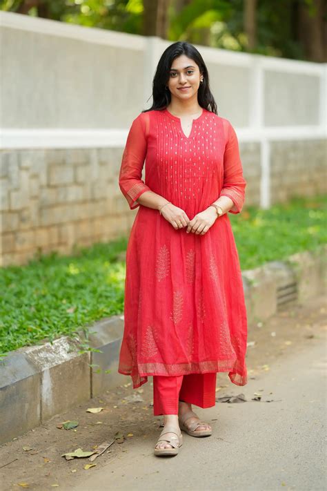 Kurti Sets for Women | Ethnic & Everyday Kurta Sets Online
