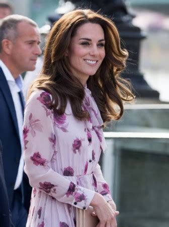 英威廉王子夫妇出席活动 凯特王妃美丽动人-新闻中心-南海网