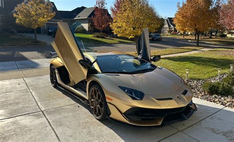 Four Door Lamborghini Aventador Gold Robert Gülpen Fertigt Vom