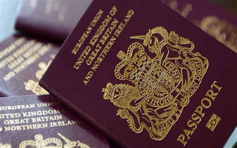 英国护照申请表！填写样板1页，2页，3页，4页，相片页！ 如果需要视频指导怎样填写视频：https://youtu.be ...