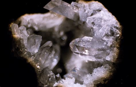 They’re minerals, Marie [Nikon FA 50mm 1.4, Portra 800] : r/analog