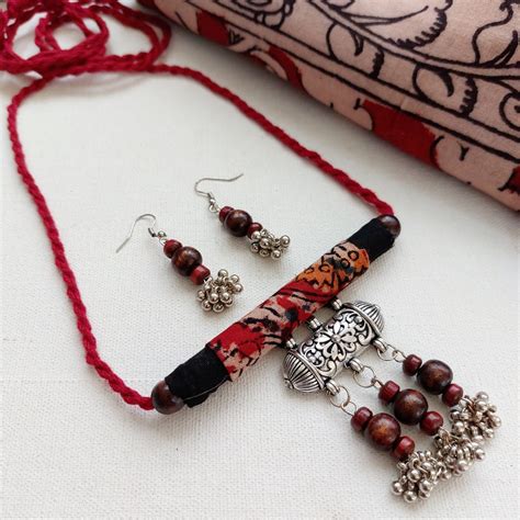 Kalamkari Wonder : Handmade Fabric Necklace – AashirsLifestyle