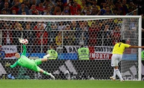 PHOTOS: England find a new calmness to banish the hoodoo - Rediff Sports