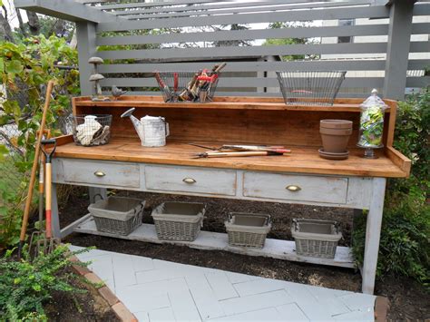 potting table | Potting bench plans, Potting benches diy, Outdoor ...