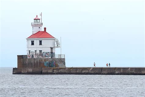 Photos: Hiking for a closer look of Wisconsin Point lighthouse ...