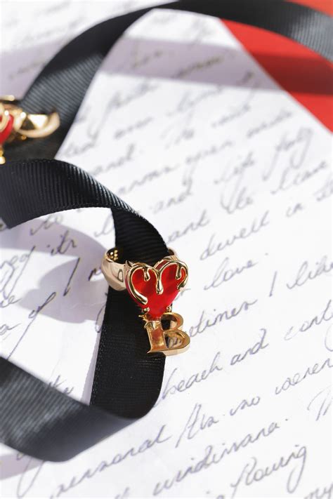 Buy Bisou Love Links Ring Online for Rs. 5950.0