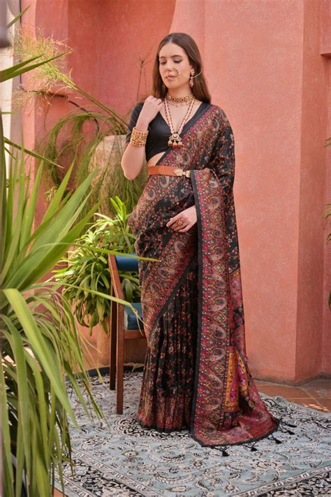 Midnight Black Woven Banarasi Silk Saree – Vishnu Weaves