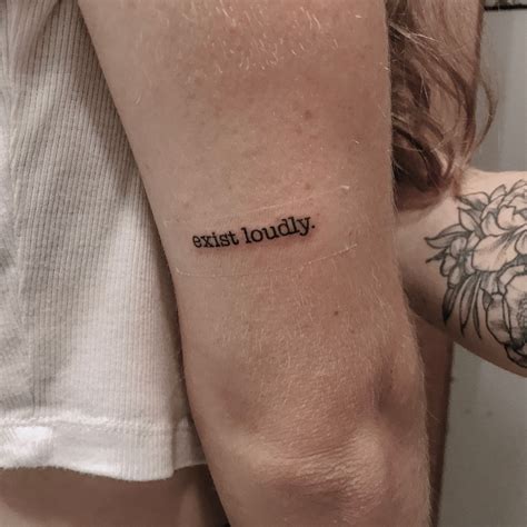 Pin by Wayne Snyder on Peacock Feather Tattoo | Tattoos, Simplistic ...