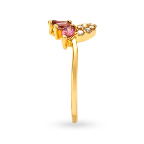 Leaf Motif Cocktail Gold Finger Ring