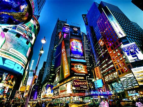 纽约时代广场摩天大楼的上空图片-黎明时分纽约时代广场的上空素材-高清图片-摄影照片-寻图免费打包下载