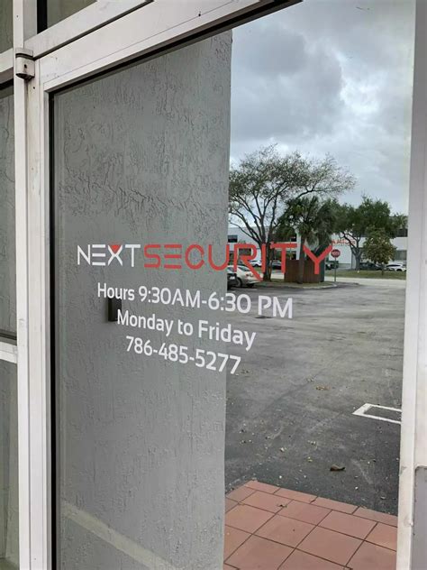 Commercial Outdoor Signage 的图像结果