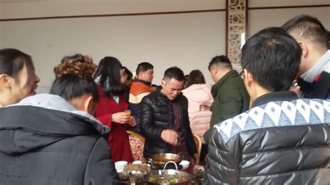 梦见老同学聚会_周公解梦梦到老同学聚会是什么意思_做梦梦见老同学聚会好不好_周公解梦官网