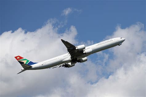 South African Airways Strike Sees Hundreds of Flights Canceled ...