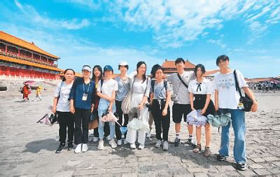 港澳学生实习考察团走进广州项目