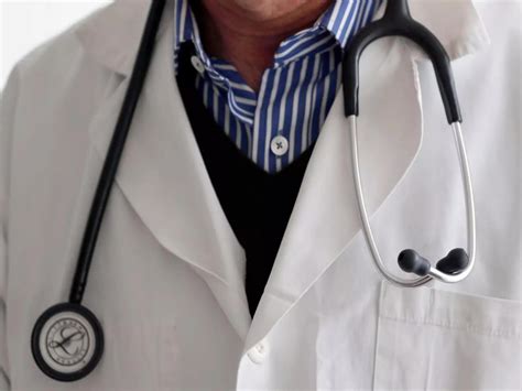 Pakistan cracks down on widespread fake doctors