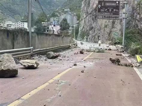 哀悼！泸定地震已7人遇难，含3名管理局人员_手机新浪网