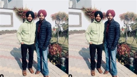 Singer Sukhwinder Sukhi's picture with son Akem Grewal is going viral ...