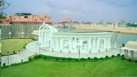 Riverfronts In India Go From Sacred To Spectacular