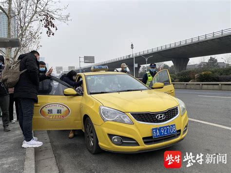 成都出租车星级评定办法实施 五星司机需会英语-搜狐新闻