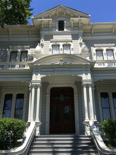 Modern Italianate Architecture