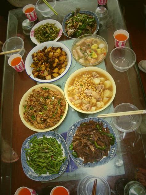 今年过年不聚餐，在家做年夜饭，桌桌都是爱，您最爱哪一桌_饺子
