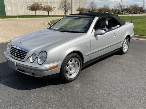 1999 Mercedes-Benz CLK320 Convertible at Indy 2023 as J90.1 - Mecum Auctions