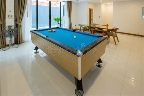 Snooker Table Front View 的图像结果