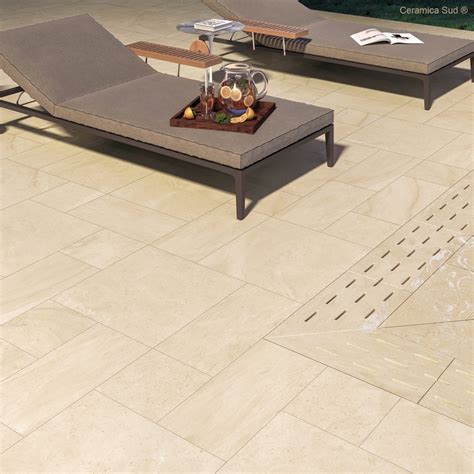 Absolute white skirting board with bevel in porcelain stoneware 60 x 7 ...