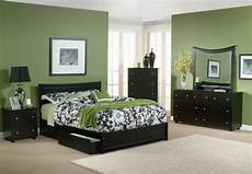 Green Bedroom Color Schemes by Choosing Green Bedroom To Refresh Your Minds Q House Green Bedroom Color Schemes