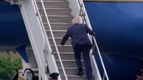 Trump stumbles on Air Force One steps; Marco Rubio also trips on plane