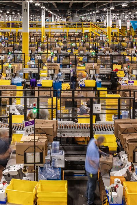 Amazon Is Running Out Of Warehouse Cue The Robots Bloomberg, 52% OFF