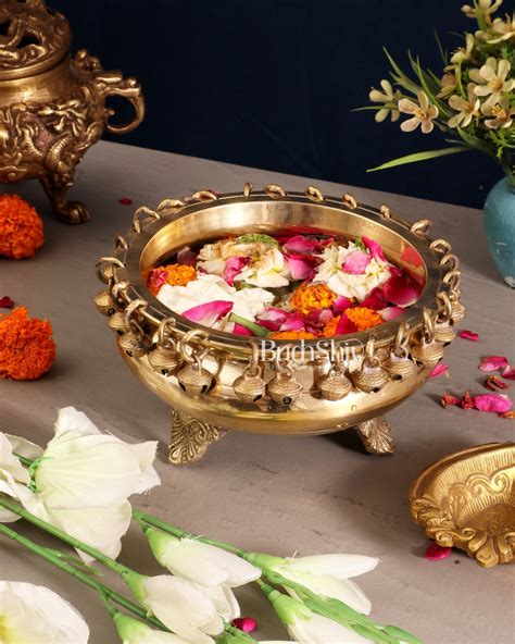 Pure Brass Urli with Stand and Ghunghroos 8" – Budhshiv.com