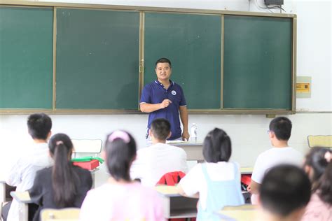 党史学习教育丨铜陵一中到义津初中送党史课_澎湃号·政务_澎湃新闻-The Paper