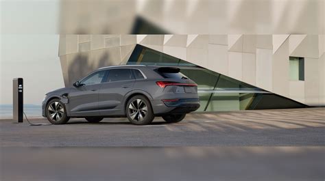 Audi Q8 e-tron is available in 5 Colours in India | Times Drive
