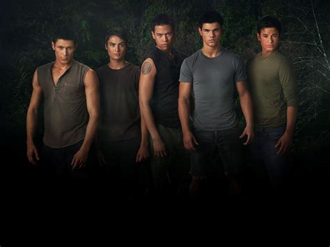 Quileutes. La Saga Twilight : Tentation v.f. de New Moon | Twilight ...