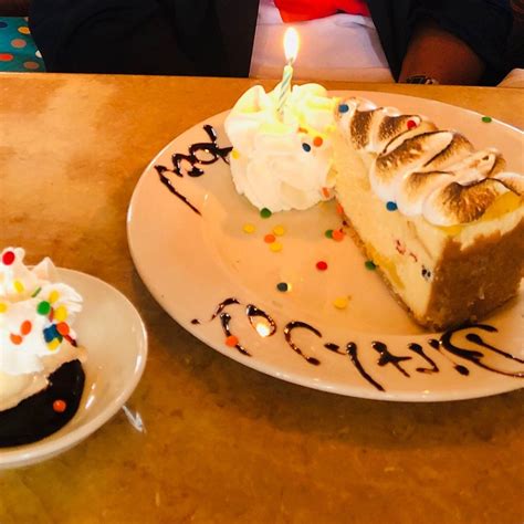 THE CHEESECAKE FACTORY, Kenwood - Restaurant Reviews, Photos & Phone Number - Tripadvisor
