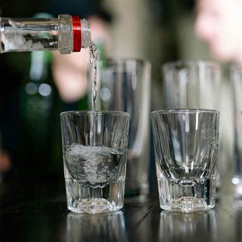 How many oz in a shot of liquor? - Mixology know-how